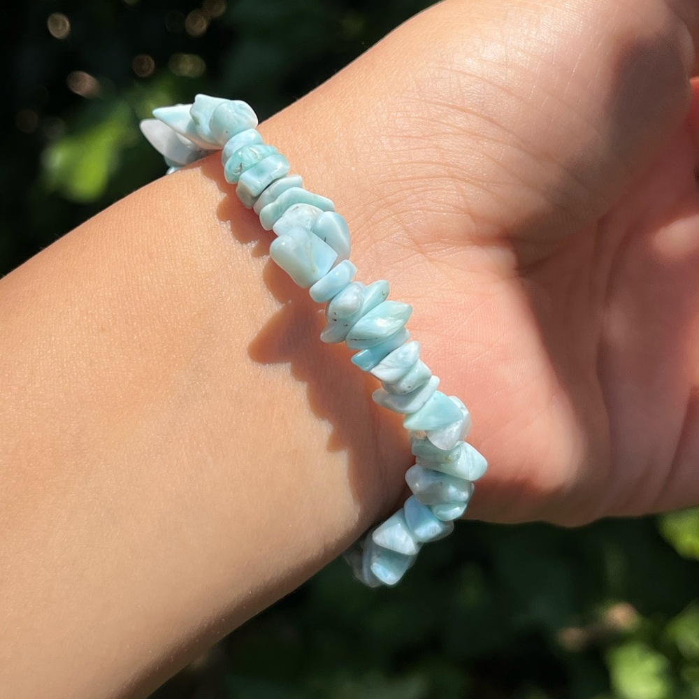 Stretchable‎ natural Larimar chip bracelet
